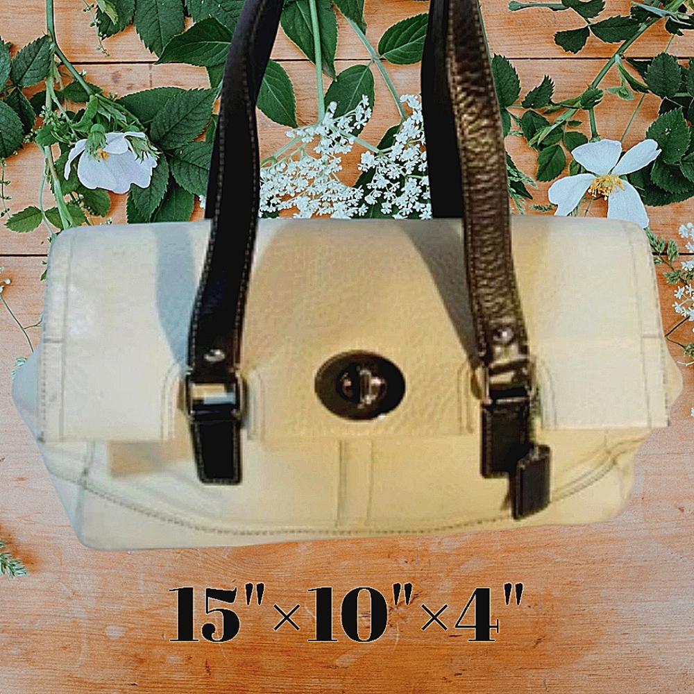 Coach off white pebbled leather lg shoulder bag
